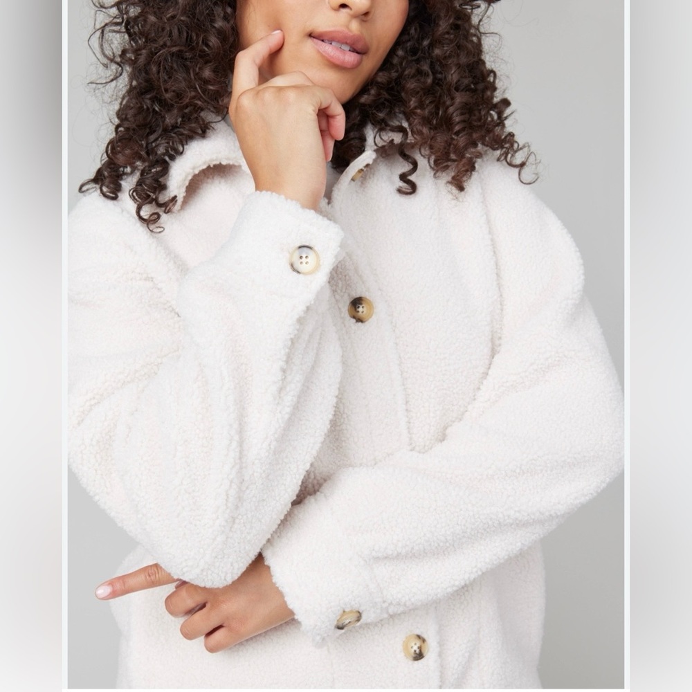 NWT SPANX Luxe Fleece Shirt Jacket in Ecru (cream)